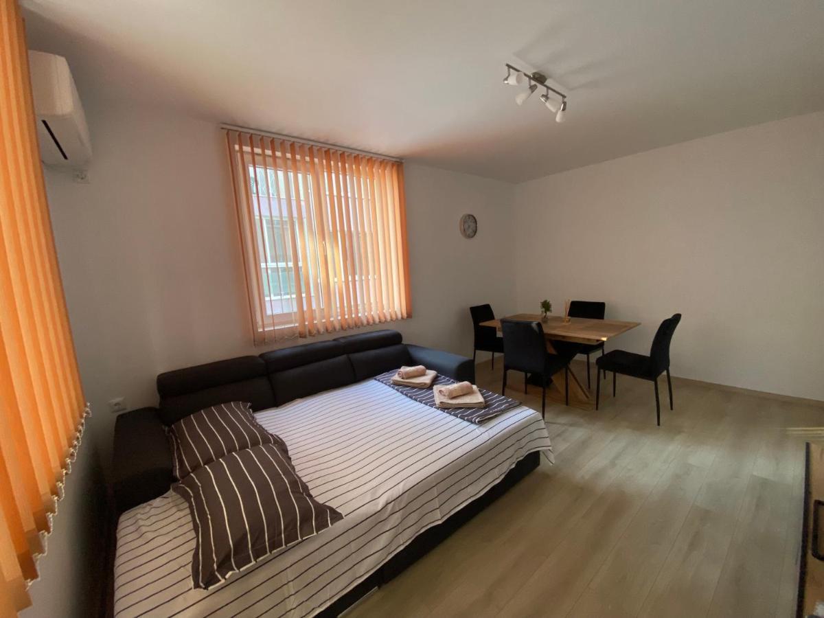 Apartamenti Eli ポモリエ エクステリア 写真