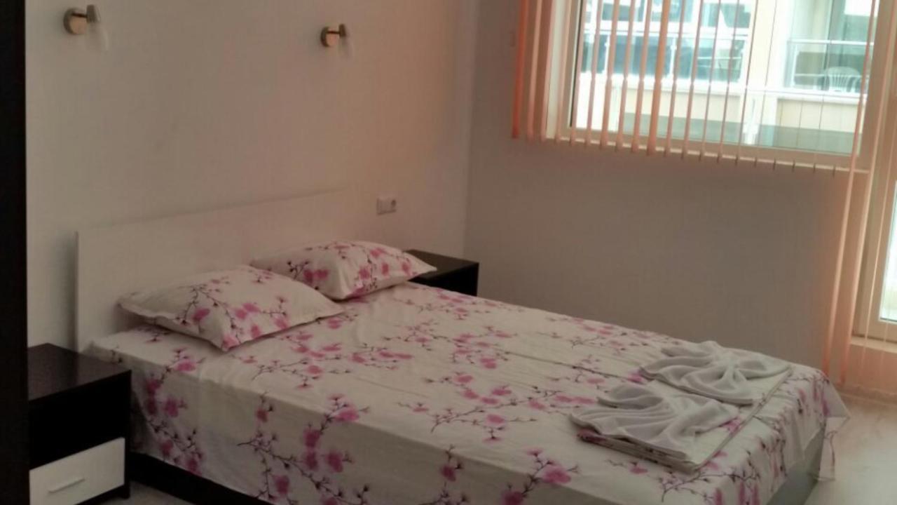 Apartamenti Eli ポモリエ エクステリア 写真